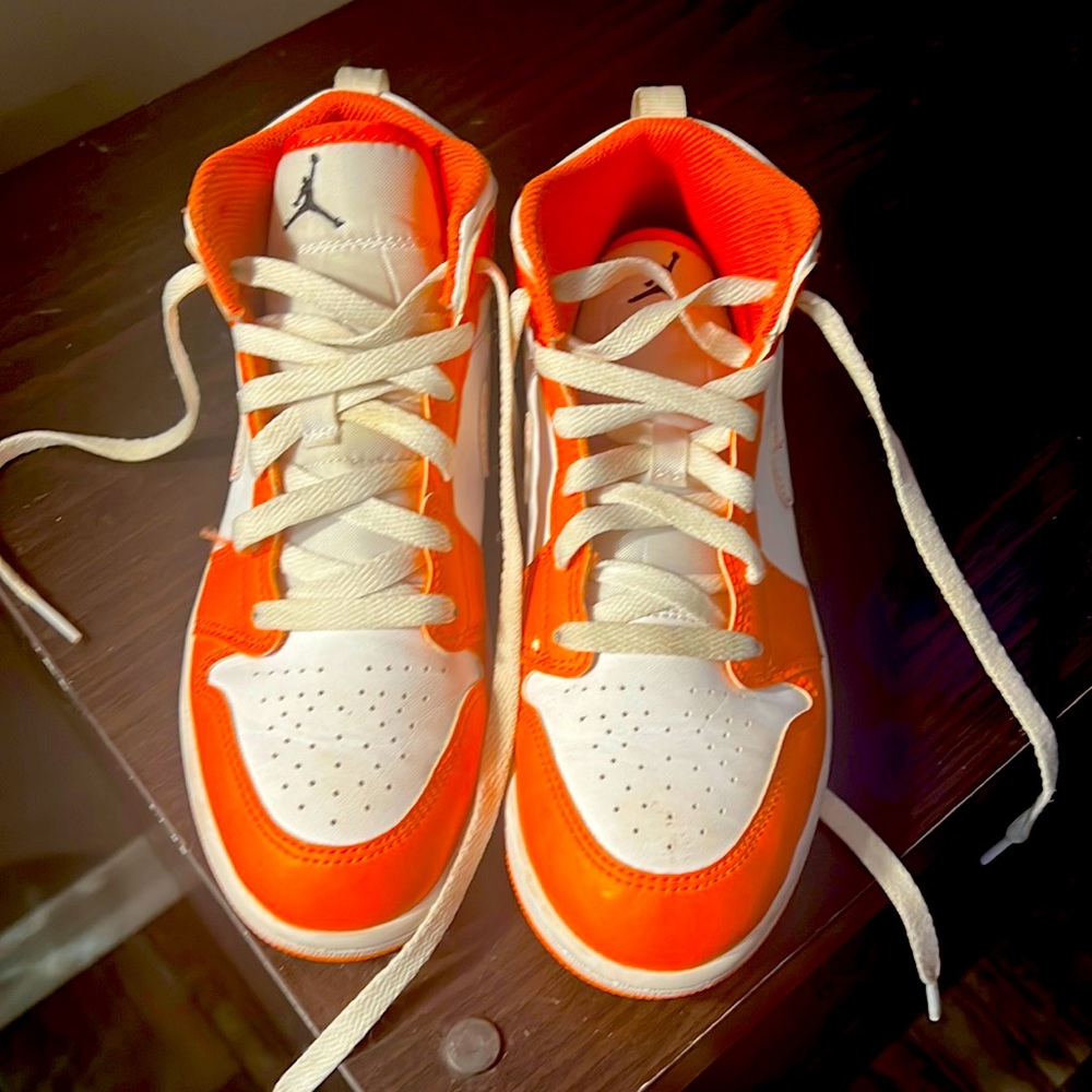 Jordan 1s size 3